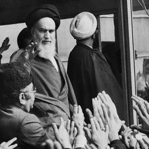 سخنان امام خمینی (ره) علیه کاپیتولاسیون در سال 43